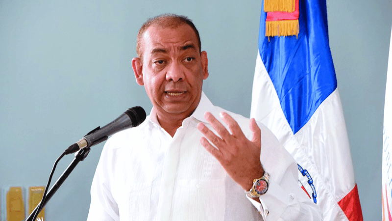 Obras Públicas desmiente renuncia del ministro Deligne Ascención