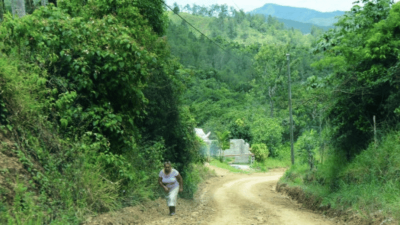 Habitantes de la Sierra de Santiago Rodríguez exigen construcción de carretera principal