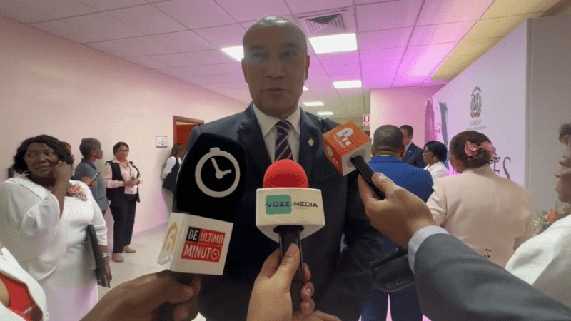 Santiago Zorrilla resalta el rol activo de la mujer en la sociedad