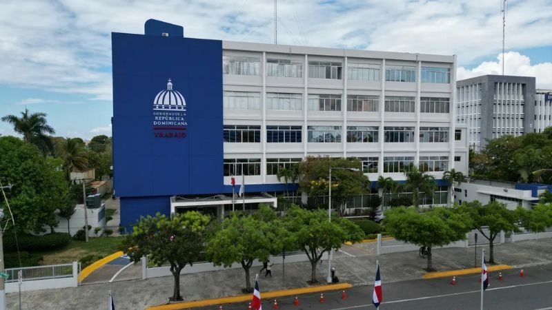 Ministerio de Trabajo prepara regulación para mano de obra haitiana