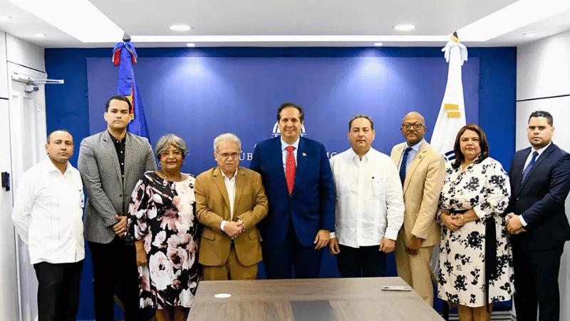 Médicos suspenden protestas tras apertura de diálogo con autoridades sanitarias