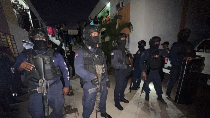 Cinco personas detenidas en Dajabón durante allanamientos por quíntuple homicidio vinculado al microtráfico
