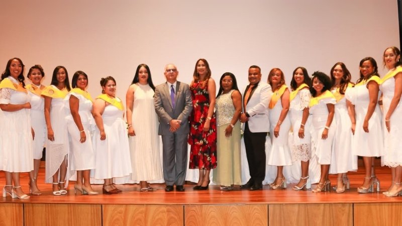 🎓 Hospital Vinicio Calventi gradúa nuevos médicos especialistas