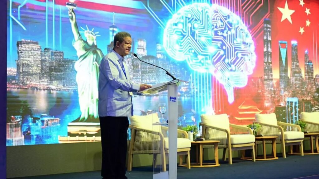 Leonel Fernández llama a una inteligencia artificial más inclusiva que potencie a la humanidad