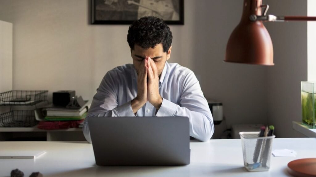 Estafas laborales disfrazadas de trabajos sencillos en línea