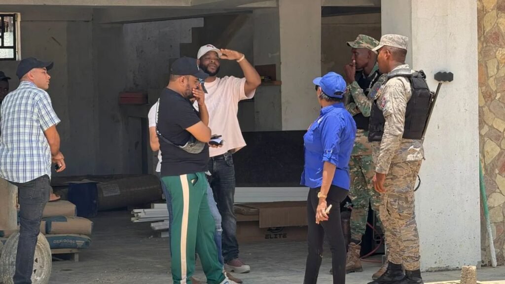 Detienen a Yiyo Sarante por supuesta conexión ilegal de electricidad en propiedad privada