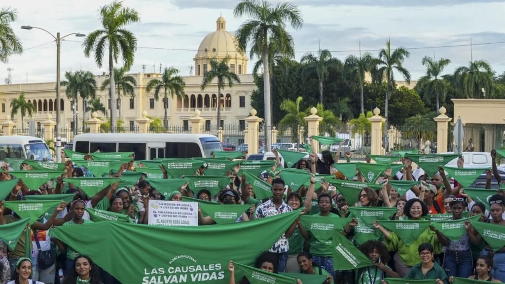 Colectivos de Izquierda Protestan Hoy ante el Palacio Nacional