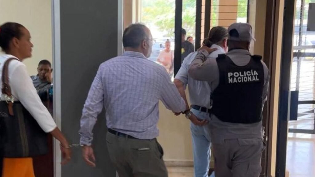 Apresan 3 hombres en Puerto Plata por estafa inmobiliaria