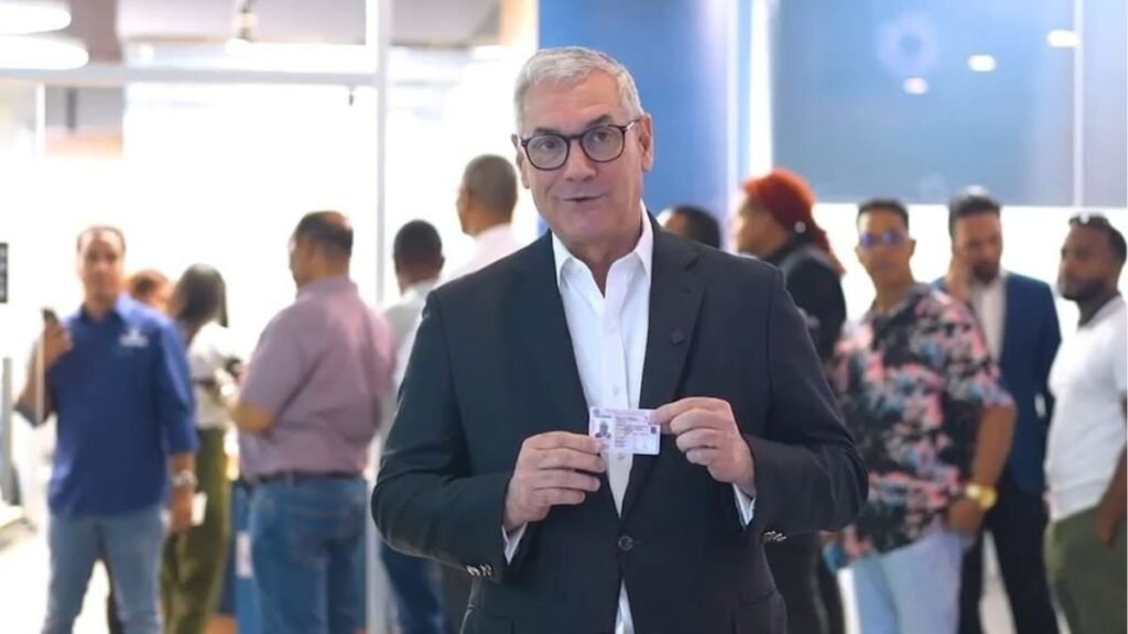 Gonzalo Castillo obtiene nueva licencia de conducir y destaca avances tecnológicos del sistema